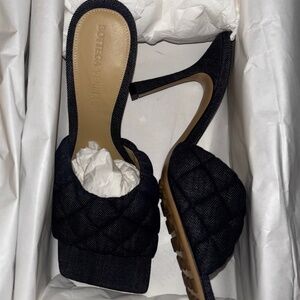 Bottega Veneta Jean colored heels